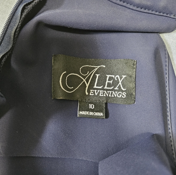 Melanie Lynn dress, size 10, navy blue - Picture 4 of 4